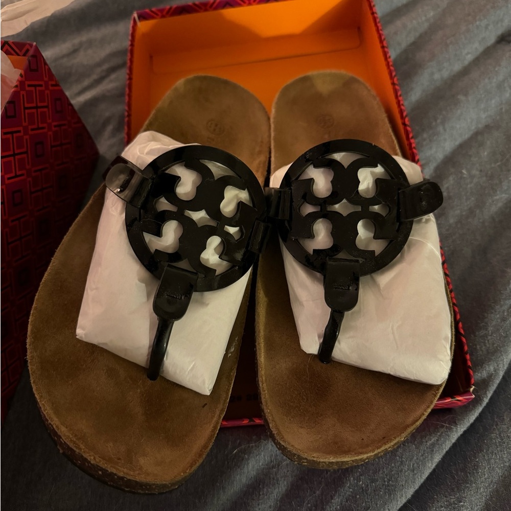 NWT/ maybe worn once Patent Leather Tory Cloud Miller Sandals